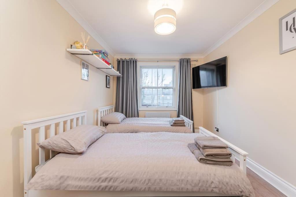 Eye Apartment *