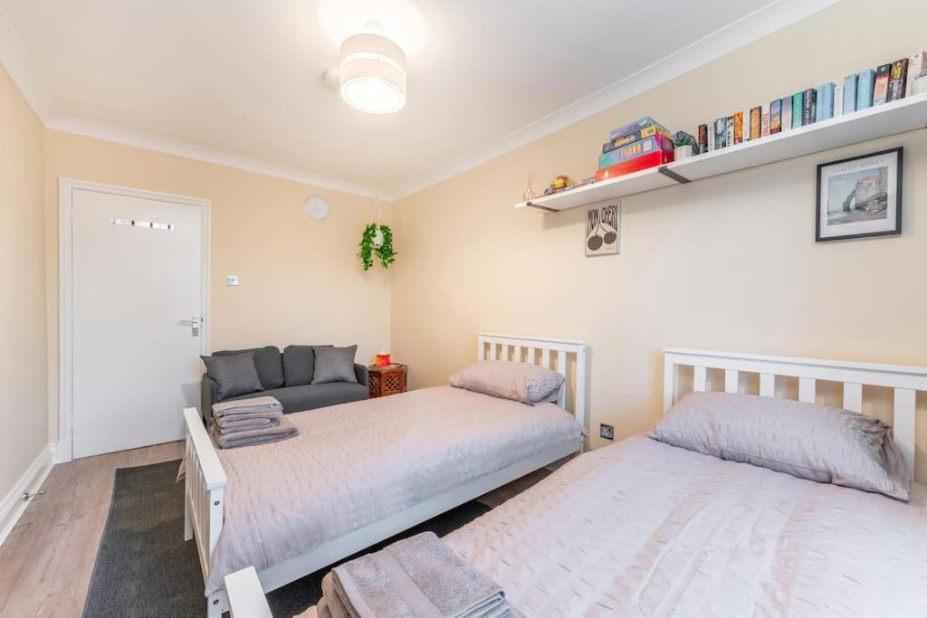 Eye Apartment *